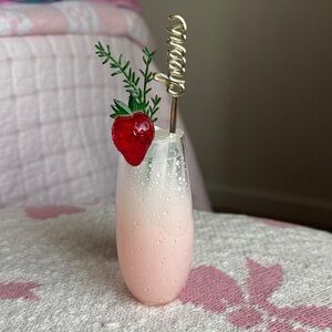 Bath & Body Works strawberry Bellini wallflower